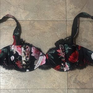 Victoria's Secret Black and Red Floral Lace Bra